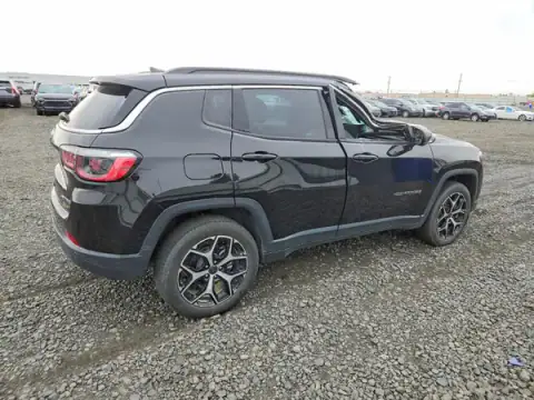 3C4NJDCN6ST578370 — 2025 Jeep Compass, photo 3 from Copart, Front end