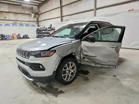 3C4NJDCN5ST504972 — 2025 Jeep Compass, БОКОВАЯ ЧАСТЬ (Side), фото до ремонта