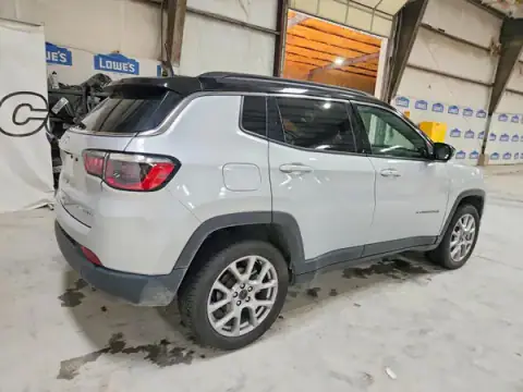 3C4NJDCN5ST504972 — 2025 Jeep Compass, zdjęcie 3 z Copart 07.10.2026, Bok
