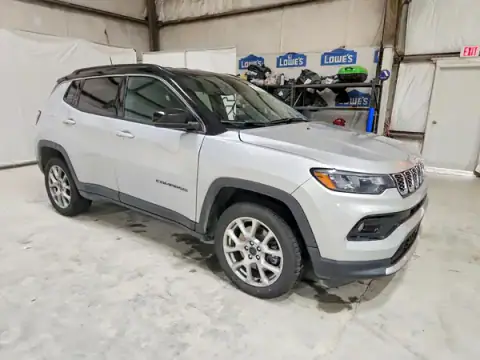 3C4NJDCN5ST504972 — 2025 Jeep Compass, zdjęcie 4 z Copart 07.10.2026, Bok
