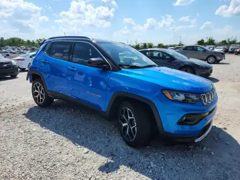 3C4NJDCN6ST581575 — 2025 Jeep Compass, фото 4 з Copart 23.09.2026, Задня частина