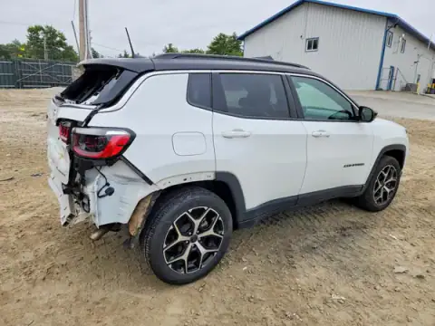 3C4NJDCN8ST506330 — 2025 Jeep Compass, foto 3 de Copart, Parte trasera