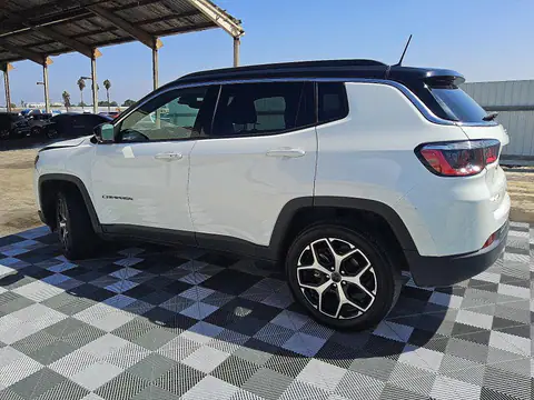 3C4NJDCN3ST510818 — 2025 Jeep Compass, фото 2 с аукциона Copart 25.09.2026, Передняя часть