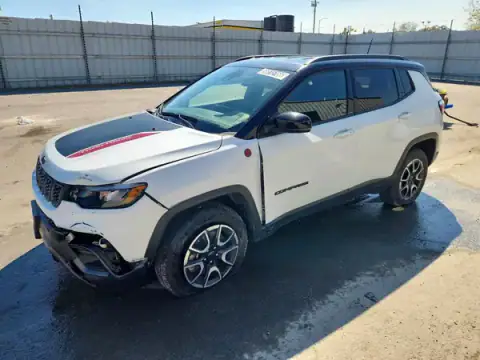 3C4NJDDN4ST534222 — 2025 Jeep Compass, წინა ნაწილი (Front End), ფოტოები შეკეთებამდე