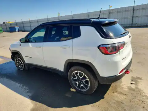 3C4NJDDN4ST534222 — 2025 Jeep Compass, фото 2 з Copart 21.09.2026, Передня частина