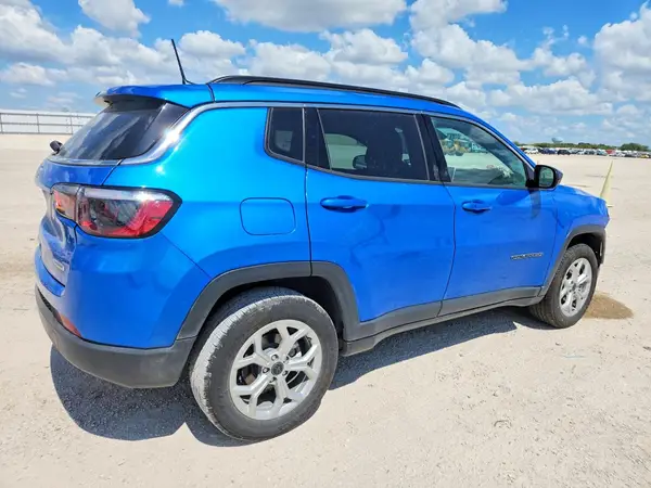 3C4NJDBN8ST586262 — 2025 Jeep Compass, zdjęcie 3 z Copart, Przód