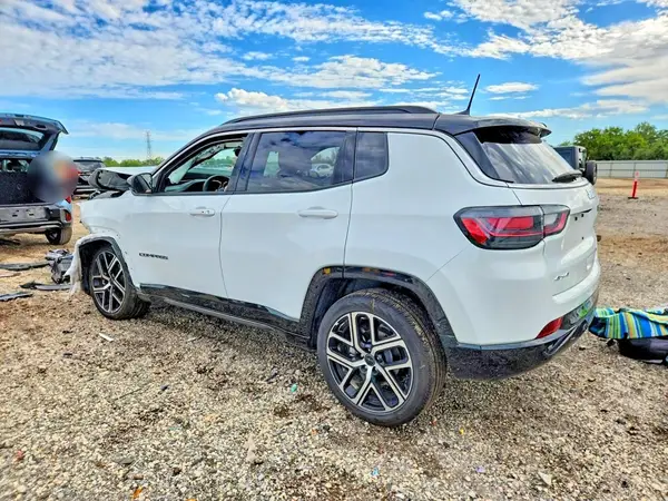 3C4NJDCN0ST615025 — 2025 Jeep Compass, photo 2 from Copart 12.10.2026, Front end
