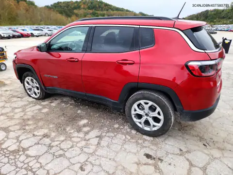 3C4NJDBN4ST580751 — 2025 Jeep Compass, foto 2 de Copart 29.10.2026, Parte delantera
