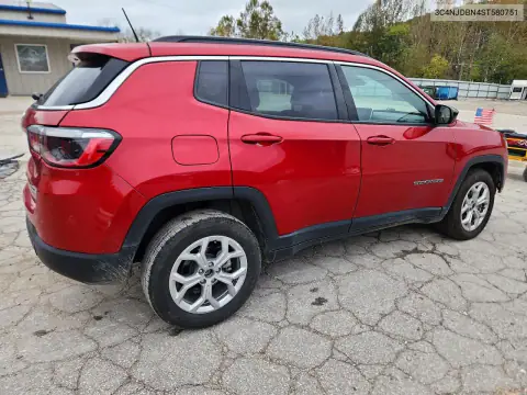 3C4NJDBN4ST580751 — 2025 Jeep Compass, foto 3 de Copart 29.10.2026, Parte delantera
