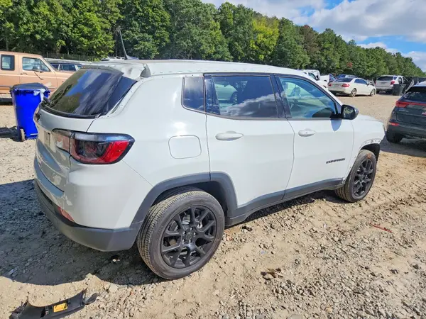 3C4NJDBN5ST554806 — 2025 Jeep Compass, фото 3 с аукциона Copart, Передняя часть