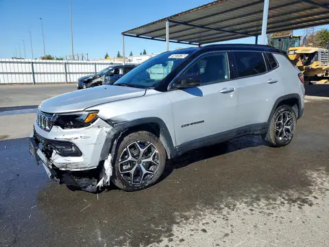 3C4NJDCN8ST545936 — 2025 Jeep Compass, Передня частина, фото до ремонту
