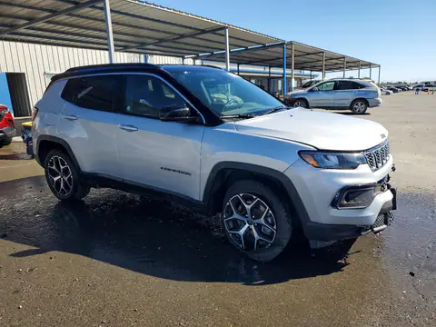 3C4NJDCN8ST545936 — 2025 Jeep Compass, photo 4 from Copart 21.10.2026, Front end