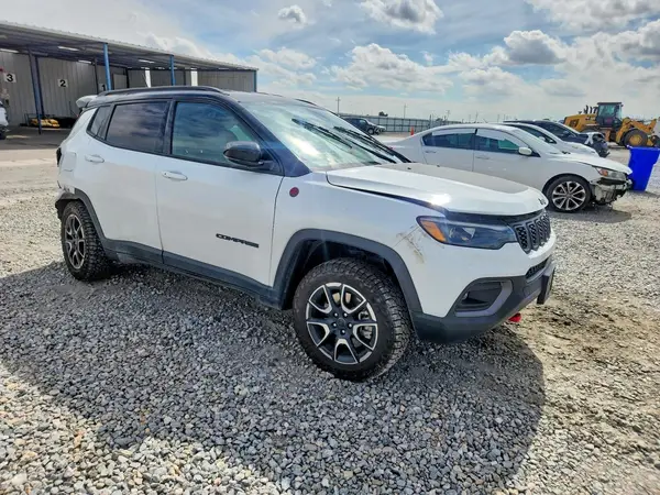 3C4NJDDN3ST520893 — 2025 Jeep Compass, photo 4 from Copart, Rear end