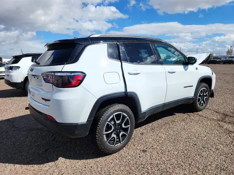3C4NJDDNXST507347 — 2025 Jeep Compass, photo 3 from Copart 21.10.2026, All-over damage
