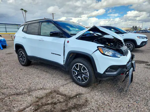 3C4NJDDNXST507347 — 2025 Jeep Compass, photo 4 from Copart 21.10.2026, All-over damage