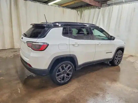 3C4NJDCN0TT178094 — 2026 Jeep Compass, foto 3 de Copart 23.09.2026, Parte delantera