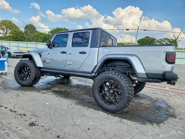 1C6HJTAG8LL201975 — 2020 Jeep Gladiator, фото 2 с аукциона Copart 12.10.2026, Повреждения снизу