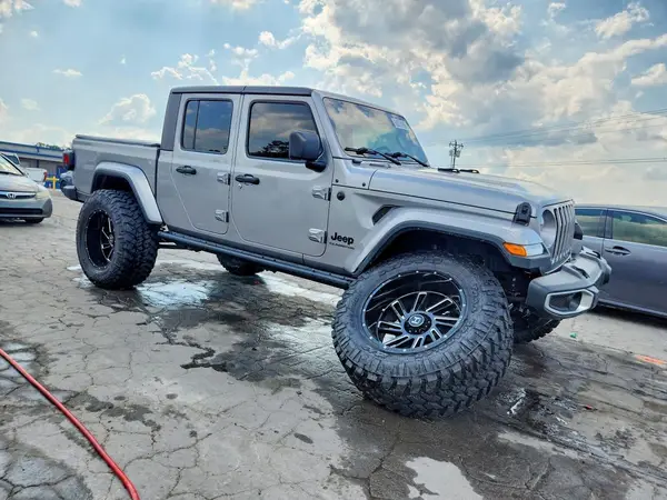 1C6HJTAG8LL201975 — 2020 Jeep Gladiator, фото 4 с аукциона Copart 12.10.2026, Повреждения снизу