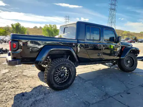 1C6HJTAGXLL160586 — 2020 Jeep Gladiator, zdjęcie 3 z Copart, Przód