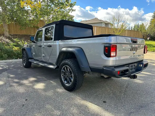 1C6HJTAG1LL127153 — 2020 Jeep Gladiator, photo 3 from Copart 15.10.2026, Minor dents and scratches