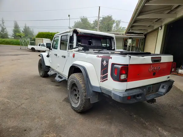 1C6HJTFG6ML518485 — 2021 Jeep Gladiator, photo 2 from Copart, Front end