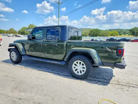 1C6HJTAG4PL571987 — 2023 Jeep Gladiator, photo 2 from Copart 05.10.2026, Side
