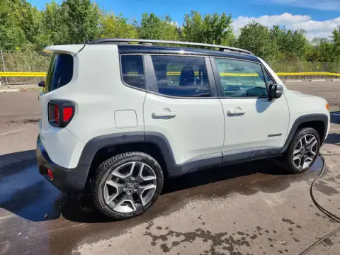 ZACNJDD17MPM21417 — 2021 Jeep Renegade, фото 3 з Copart 25.09.2026, Незначні вм’ятини й подряпини