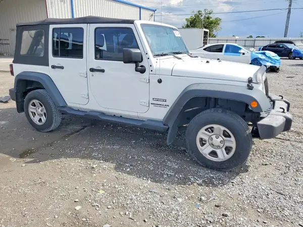 1C4BJWDG2GL324222 — 2016 Jeep Wrangler, photo 4 from Copart 02.10.2026, Front end