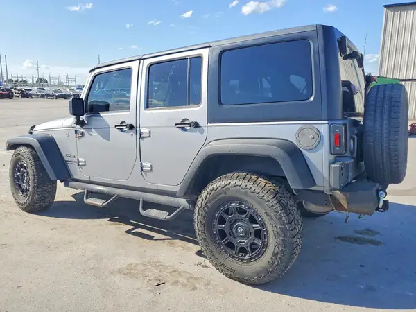 1C4HJWDG4HL654357 — 2017 Jeep Wrangler, photo 2 from Copart, Front end