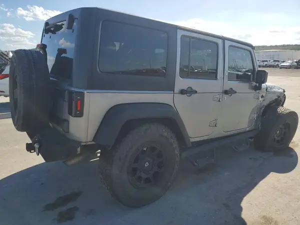 1C4HJWDG4HL654357 — 2017 Jeep Wrangler, photo 3 from Copart, Front end