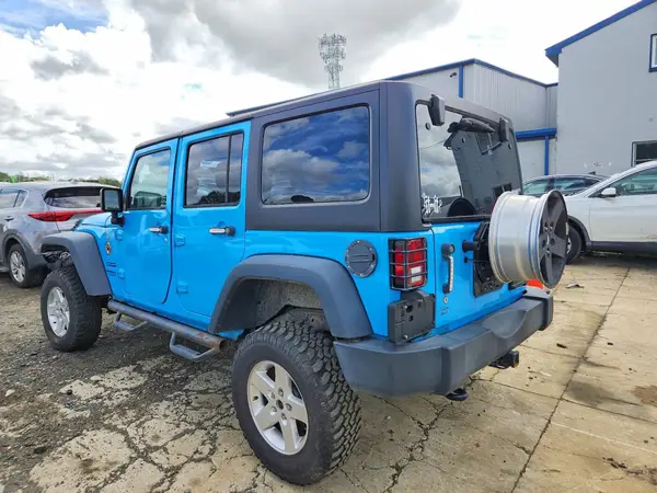 1C4BJWDG3HL632811 — 2017 Jeep Wrangler, foto 2 de Copart, Parte delantera
