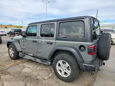 1C4HJXDN5MW595588 — 2021 Jeep Wrangler, zdjęcie 2 z Copart 19.10.2026, Bok