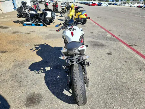 ML5EREK15NDA58309 — 2022 Kawasaki Er, zdjęcie 4 z Copart, Przód