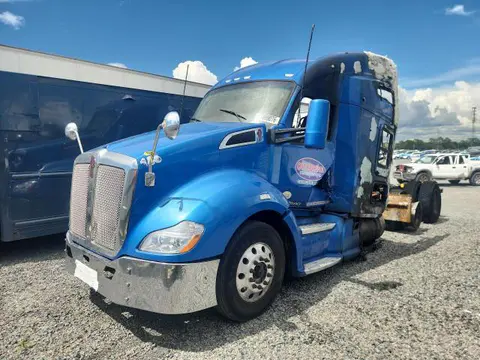 1XKYDP9X0JJ227186 — 2018 Kenworth Construction, Fire (Burn), before-repair photos