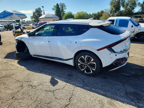 KNDC44LA7R5213430 — 2024 Kia EV6, photo 2 from Copart 16.10.2026, Front end