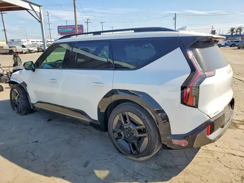 KNDAEFS5XS6053516 — 2025 Kia EV9, photo 2 from Copart 19.10.2026, Front end