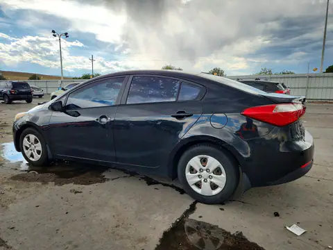 KNAFK4A63F5342811 — 2015 Kia Forte, zdjęcie 2 z Copart 21.10.2026, Wandalizm