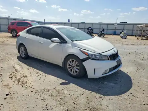 3KPFL4A73HE041245 — 2017 Kia Forte, photo 4 from Copart 20.10.2026, Front end