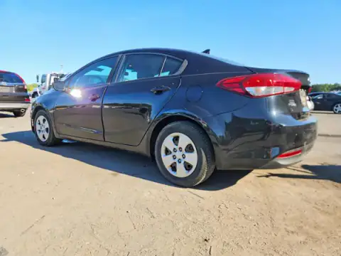 3KPFL4A7XHE023728 — 2017 Kia Forte, zdjęcie 2 z Copart, Przód