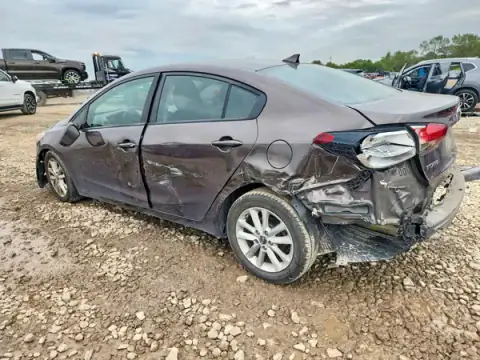 3KPFL4A77HE010287 — 2017 Kia Forte, photo 2 from Copart, Side