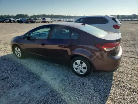 3KPFK4A70HE046678 — 2017 Kia Forte, photo 2 from Copart 21.10.2026, Minor dents and scratches
