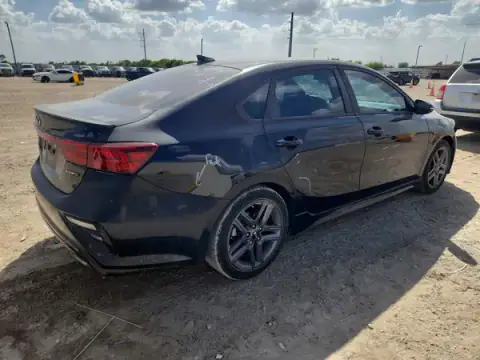 3KPF34AD4LE155754 — 2020 Kia Forte, фото 3 з Copart 23.09.2026, Бокова частина