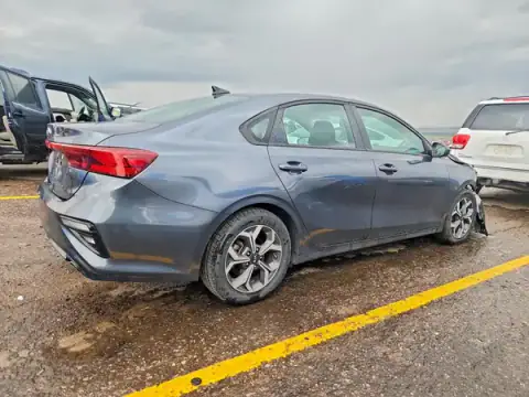 3KPF24AD2LE216733 — 2020 Kia Forte, photo 3 from Copart, Front end