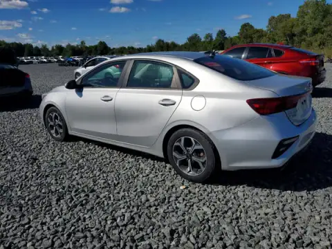 3KPF24AD1LE216271 — 2020 Kia Forte, фото 2 з Copart 28.09.2026, Механічні пошкодження