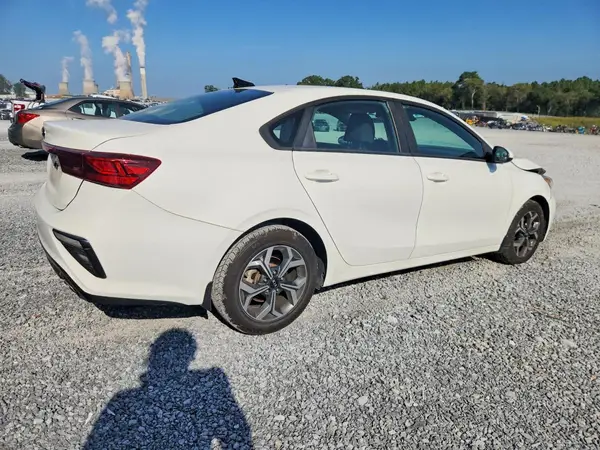 3KPF24AD8LE172964 — 2020 Kia Forte, фото 3 с аукциона Copart 15.10.2026, Передняя часть