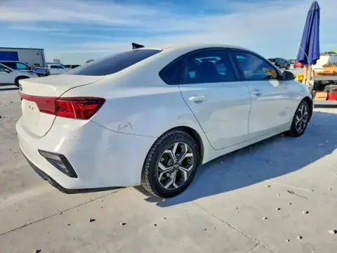 3KPF24AD5LE181587 — 2020 Kia Forte, foto 3 de Copart, Parte delantera