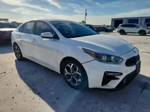 3KPF24AD5LE181587 — 2020 Kia Forte, foto 4 de Copart, Parte delantera