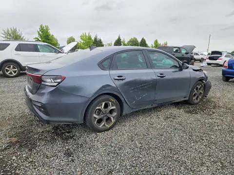 3KPF24AD1ME355057 — 2021 Kia Forte, photo 3 from Copart 20.10.2026, Front end