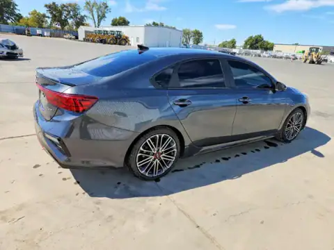3KPF44AC4ME350016 — 2021 Kia Forte, zdjęcie 3 z Copart 22.09.2026, Przód