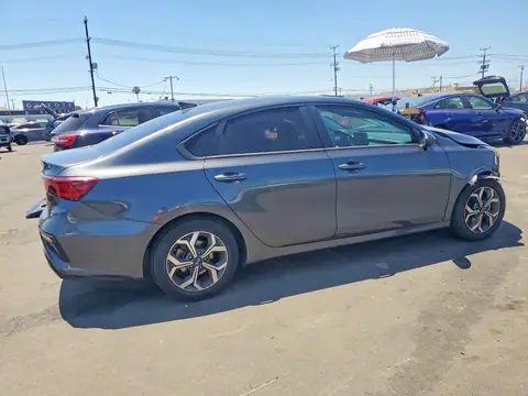 3KPF24AD5ME292299 — 2021 Kia Forte, photo 3 from Copart 26.10.2026, Front end